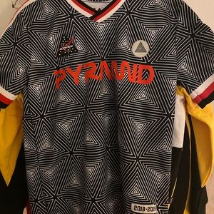 Black Pyramid Jersey Tee